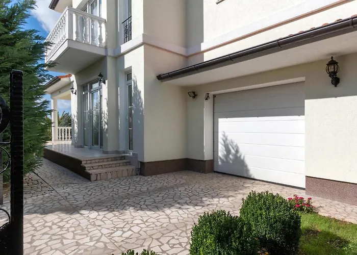 Beautiful In Holiday home Pula