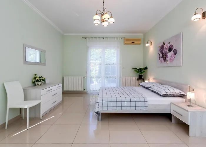 Holiday home Beautiful In