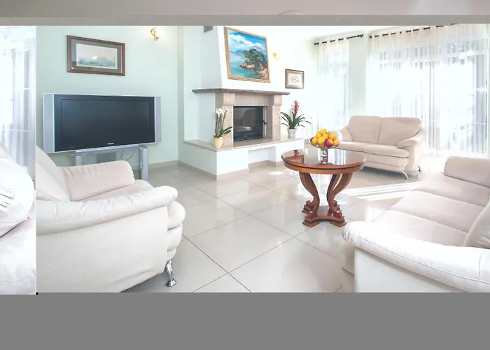 Beautiful In Holiday home Pula