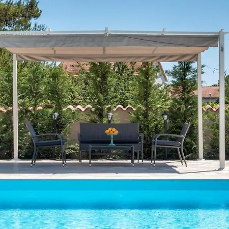 Stunning Home In Pula Casa vacanze
