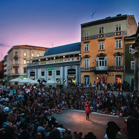 Semesterbostad Beautiful In *